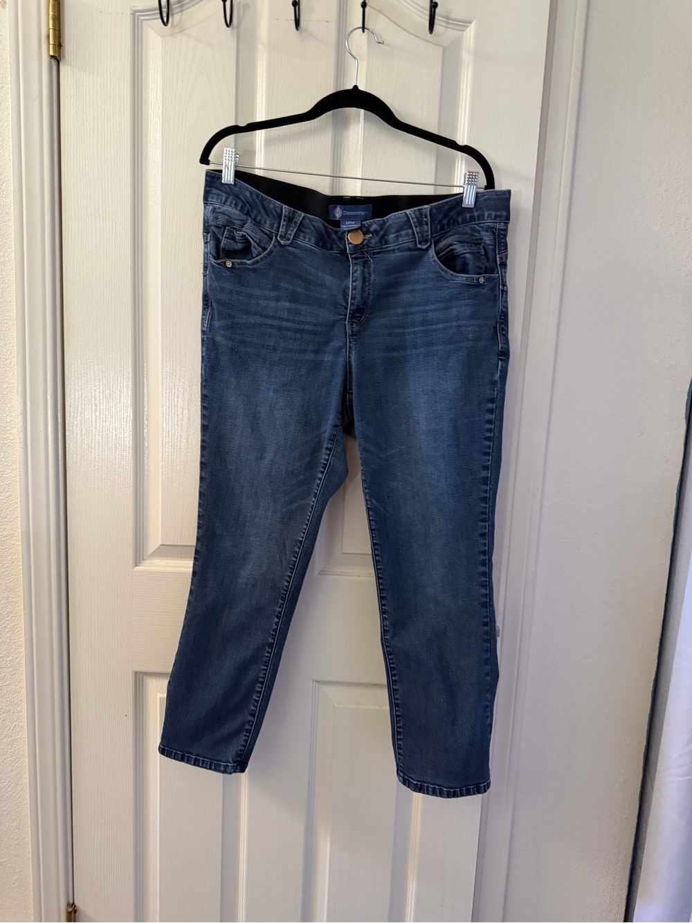Dark Blue Women’s Stretch Cropped Jeans